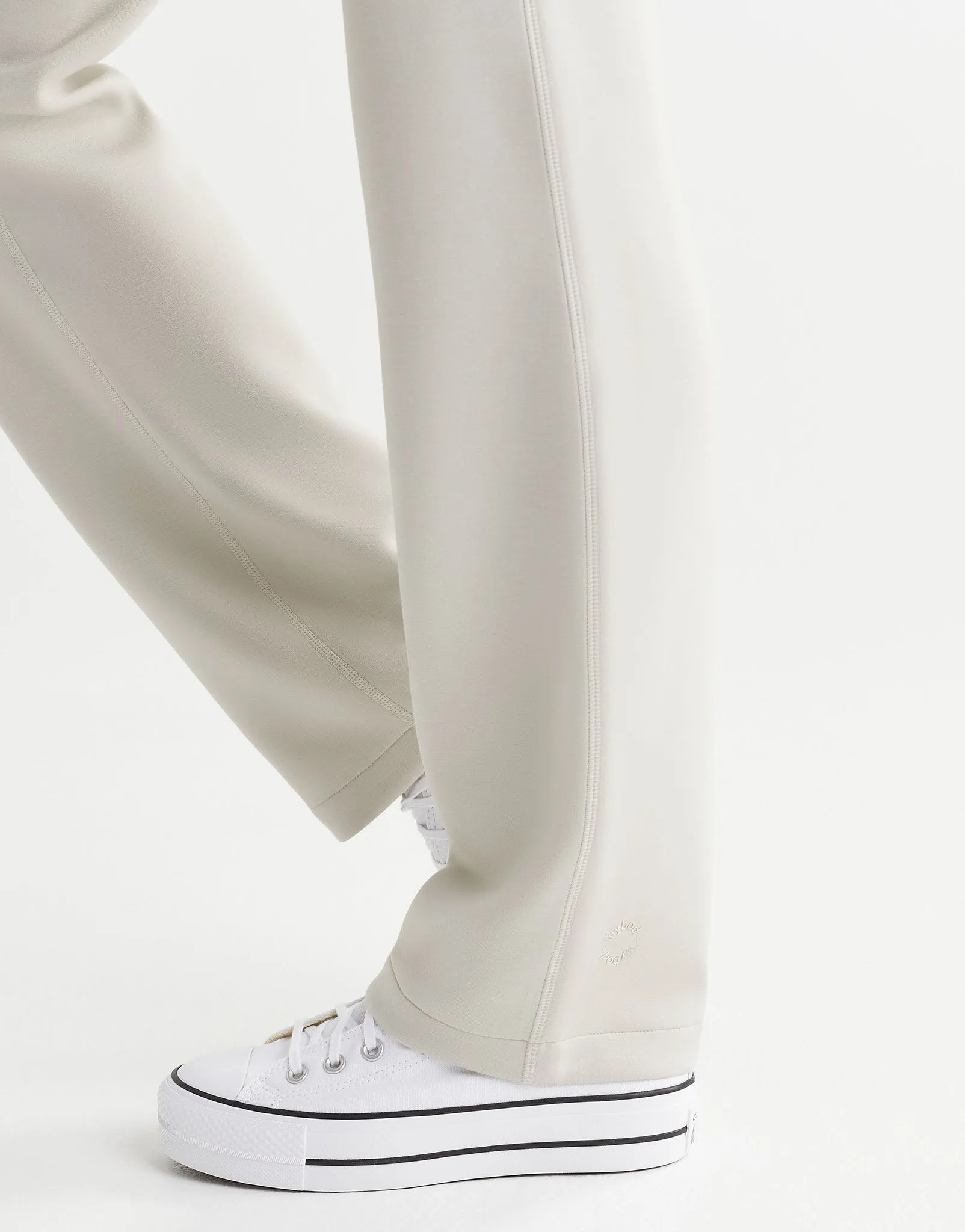 AIMIE Relaxed Fit Jogger - Sand