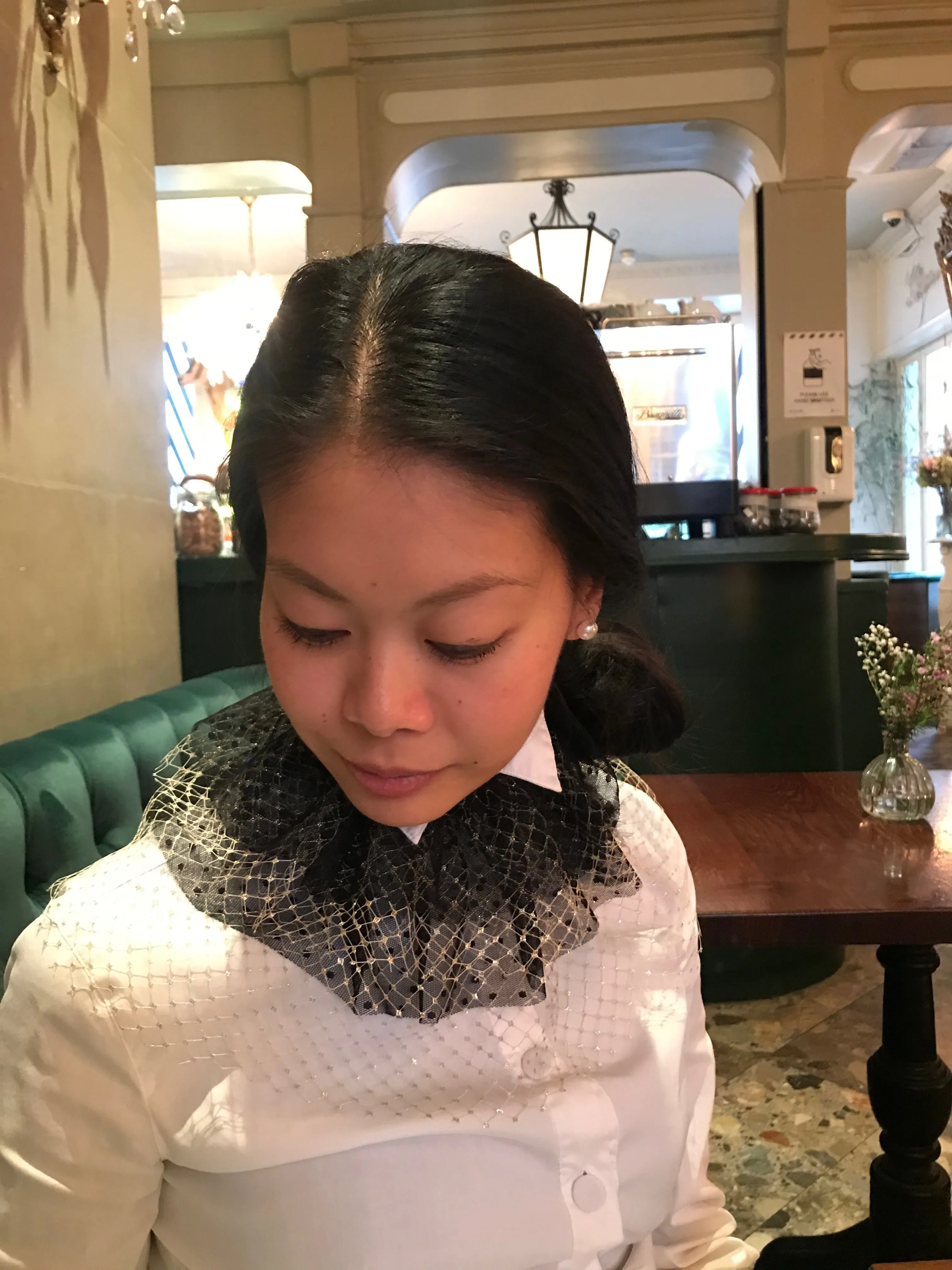 Ann Ruffle Collar