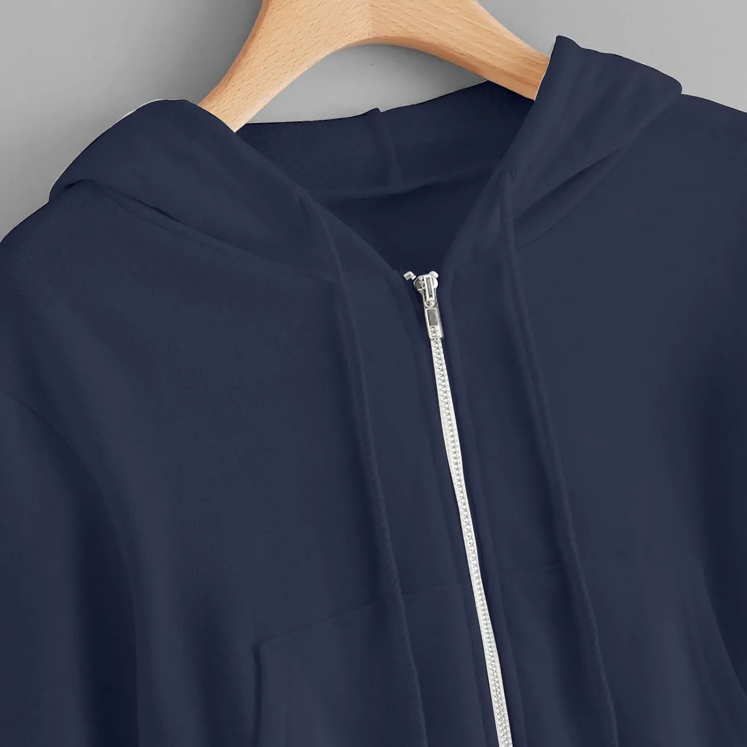 Cropped Sweatshirts for Women Zip Up Cute Hoodies Lightweight Long Sleeve Sweatshirt Slim Fit Jacket with Pockets